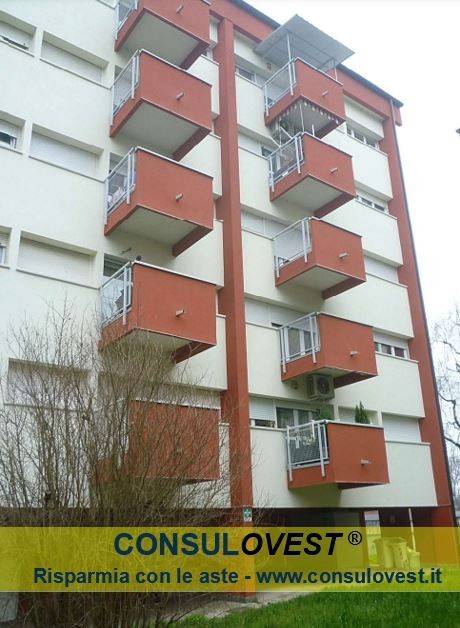 appartamento in vendita a Locate di Triulzi in zona Moro