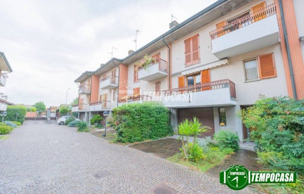 casa indipendente in vendita a Locate di Triulzi in zona Moro