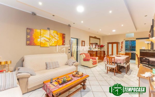 casa indipendente in vendita a Magenta in zona Ponte Nuovo