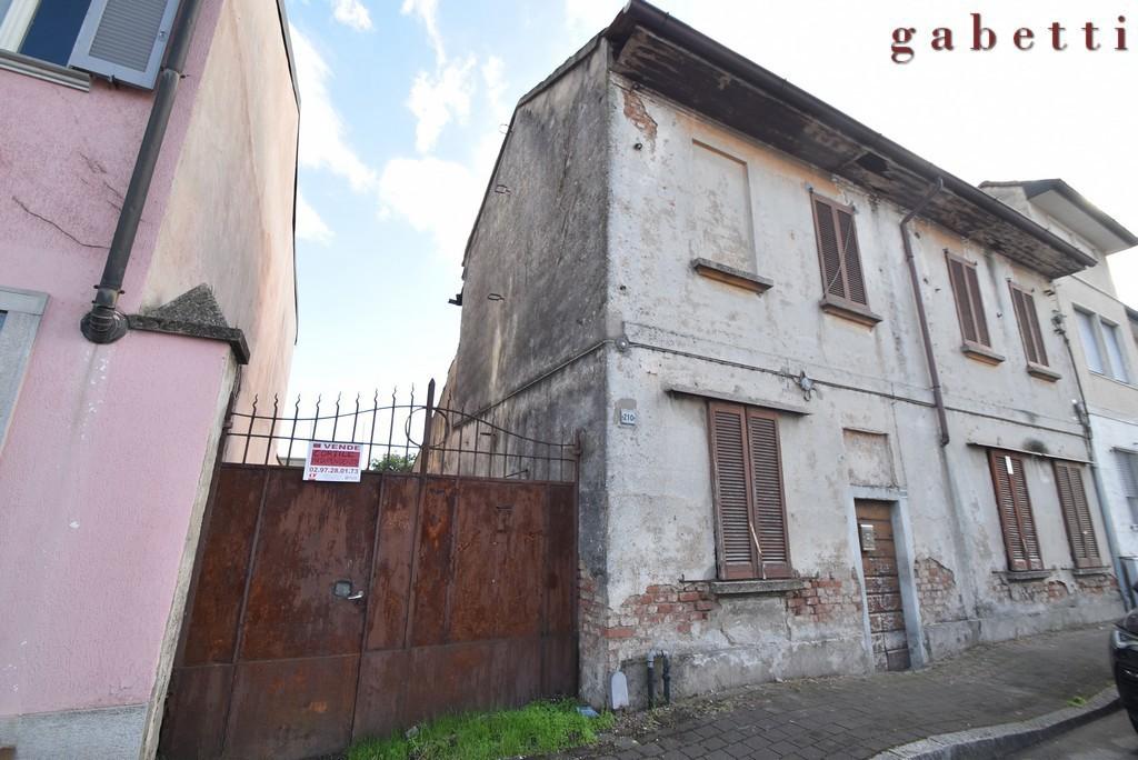 casa indipendente in vendita a Magenta