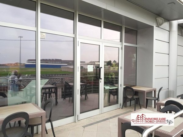 locale commerciale in vendita a Magenta