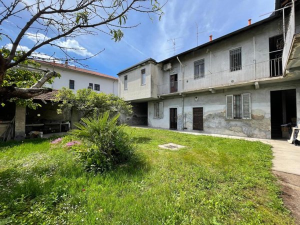 casa indipendente in vendita a Magenta