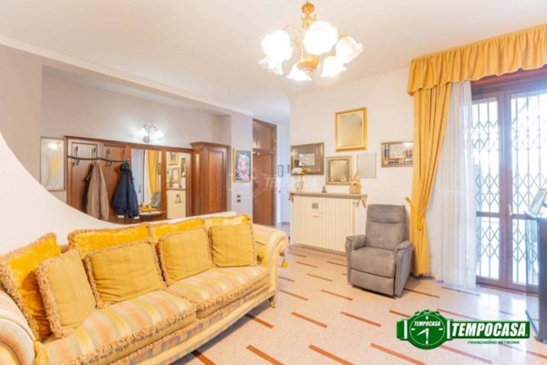 appartamento in vendita a Magenta in zona Ponte Nuovo