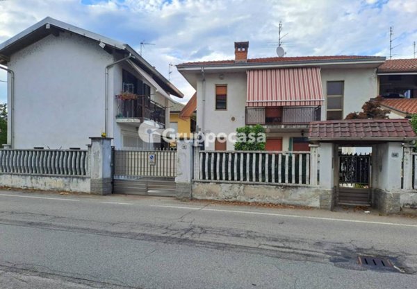 casa indipendente in vendita a Magenta