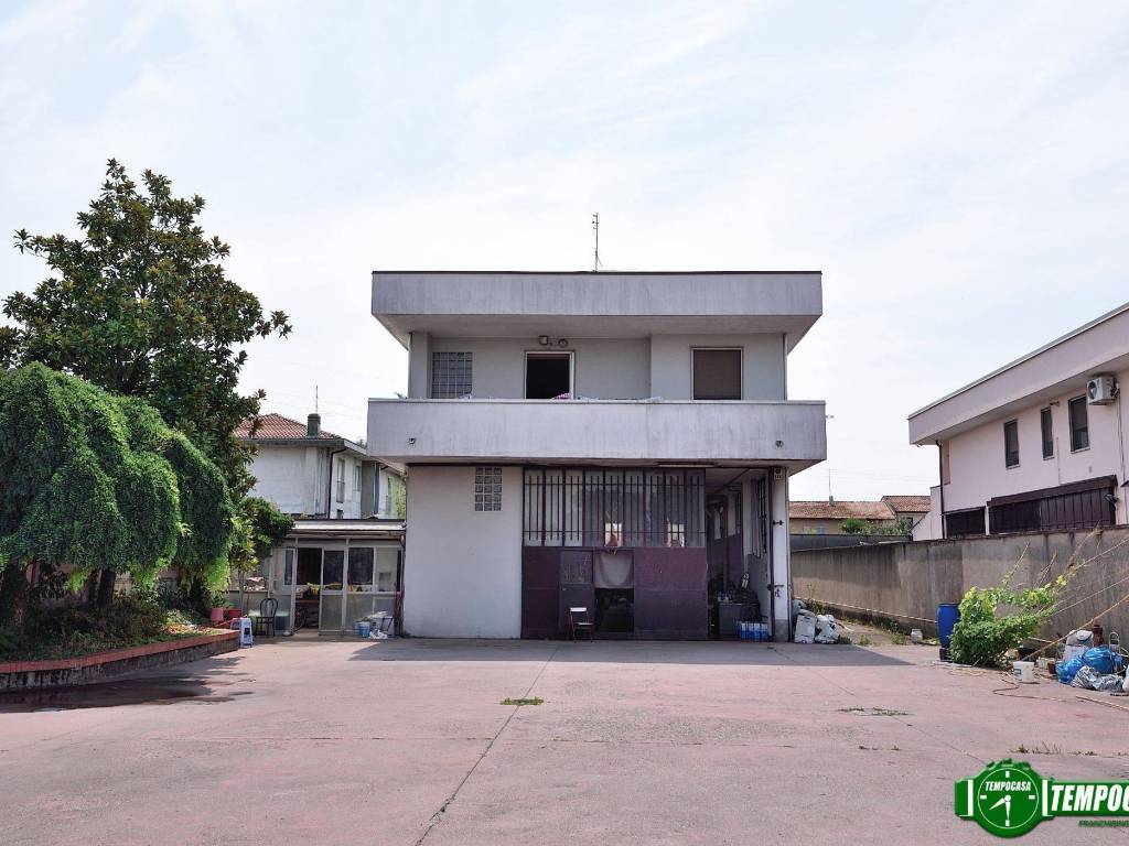 casa indipendente in vendita a Magenta