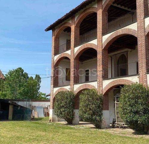casa indipendente in vendita a Magenta
