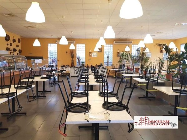 locale commerciale in vendita a Magenta