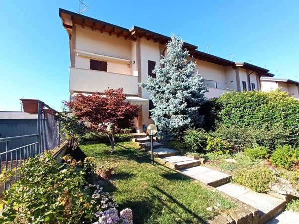 casa indipendente in vendita a Magenta