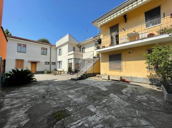 casa indipendente in vendita a Magenta