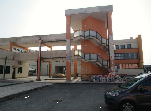 locale di sgombero in vendita a Magenta