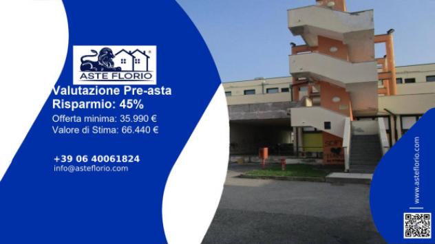 locale commerciale in vendita a Magenta