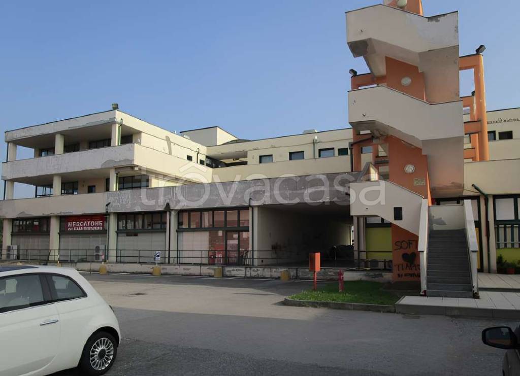 ufficio in vendita a Magenta