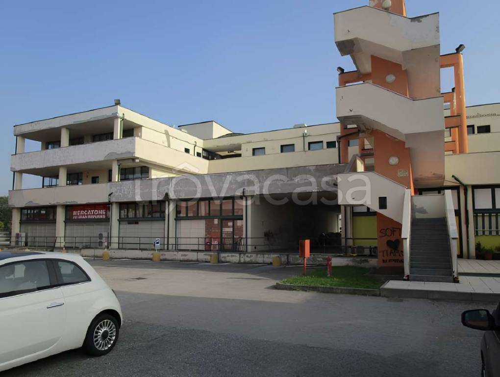 ufficio in vendita a Magenta
