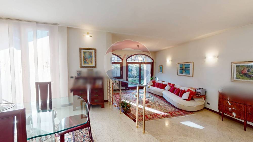 casa indipendente in vendita a Magenta in zona Ponte Vecchio
