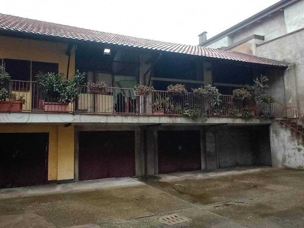 casa indipendente in vendita a Magenta