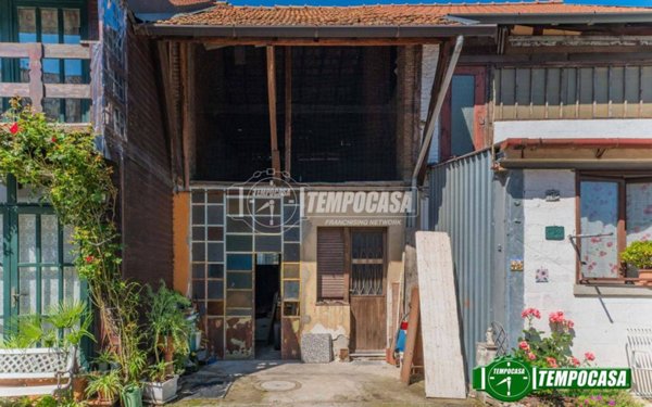 casa indipendente in vendita a Magenta