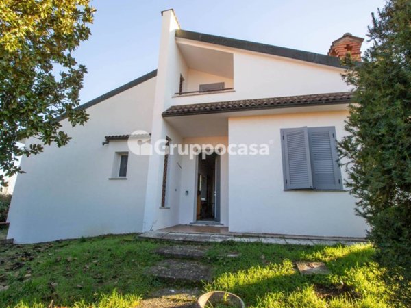 casa indipendente in vendita a Magenta