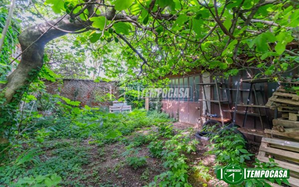 locale di sgombero in vendita a Magenta