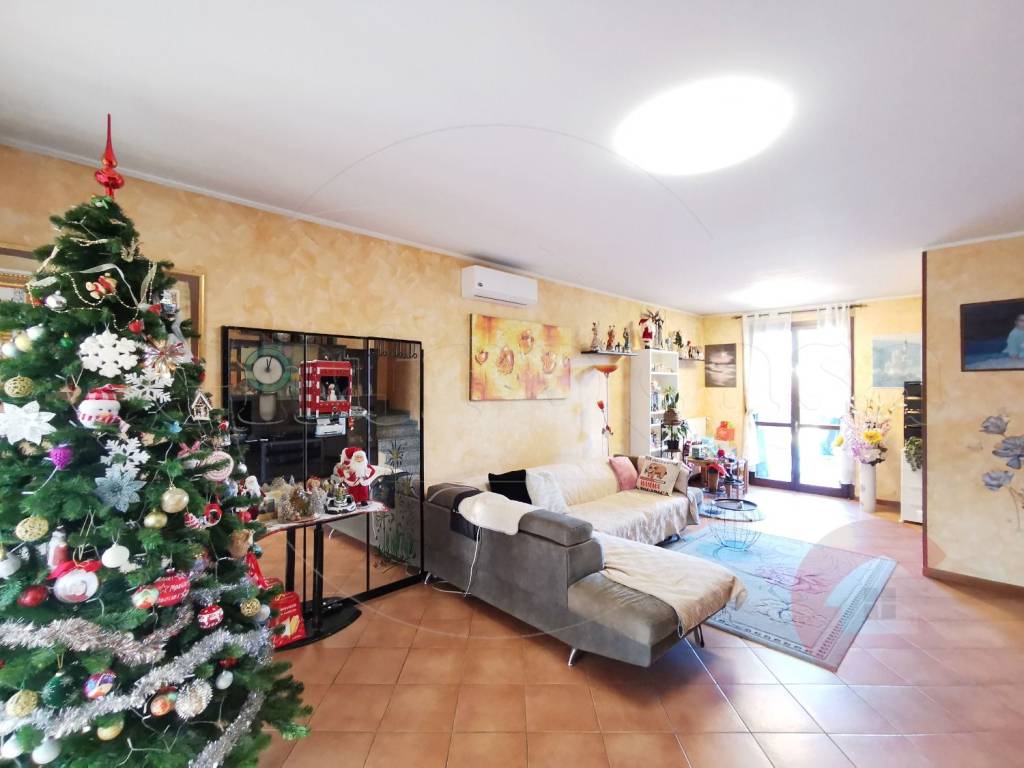 casa indipendente in vendita a Magenta