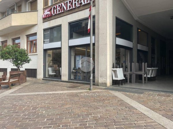 negozio in vendita a Magenta