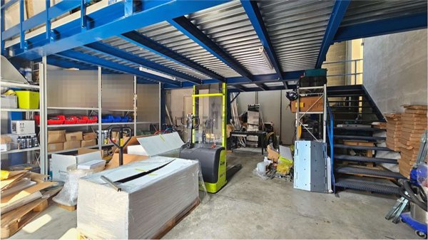 capannone in vendita a Magenta