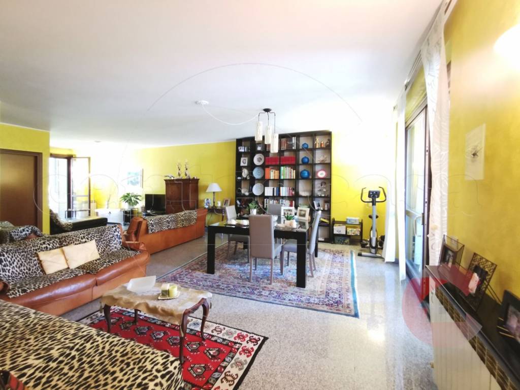 casa indipendente in vendita a Magenta