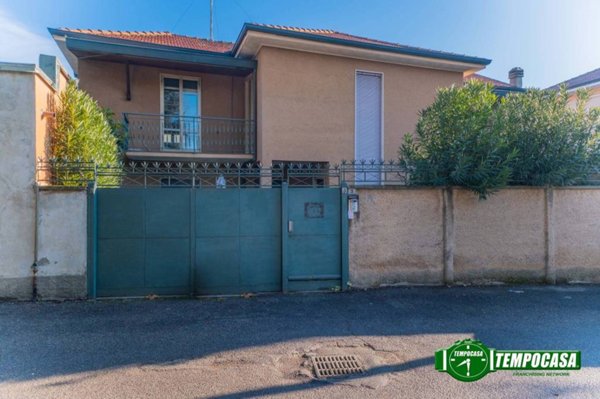 casa indipendente in vendita a Magenta