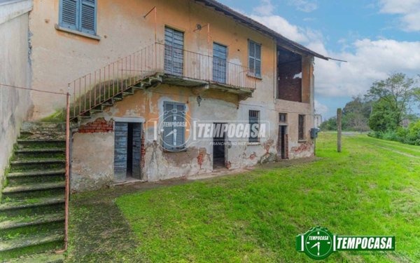 appartamento in vendita a Magenta in zona Ponte Vecchio