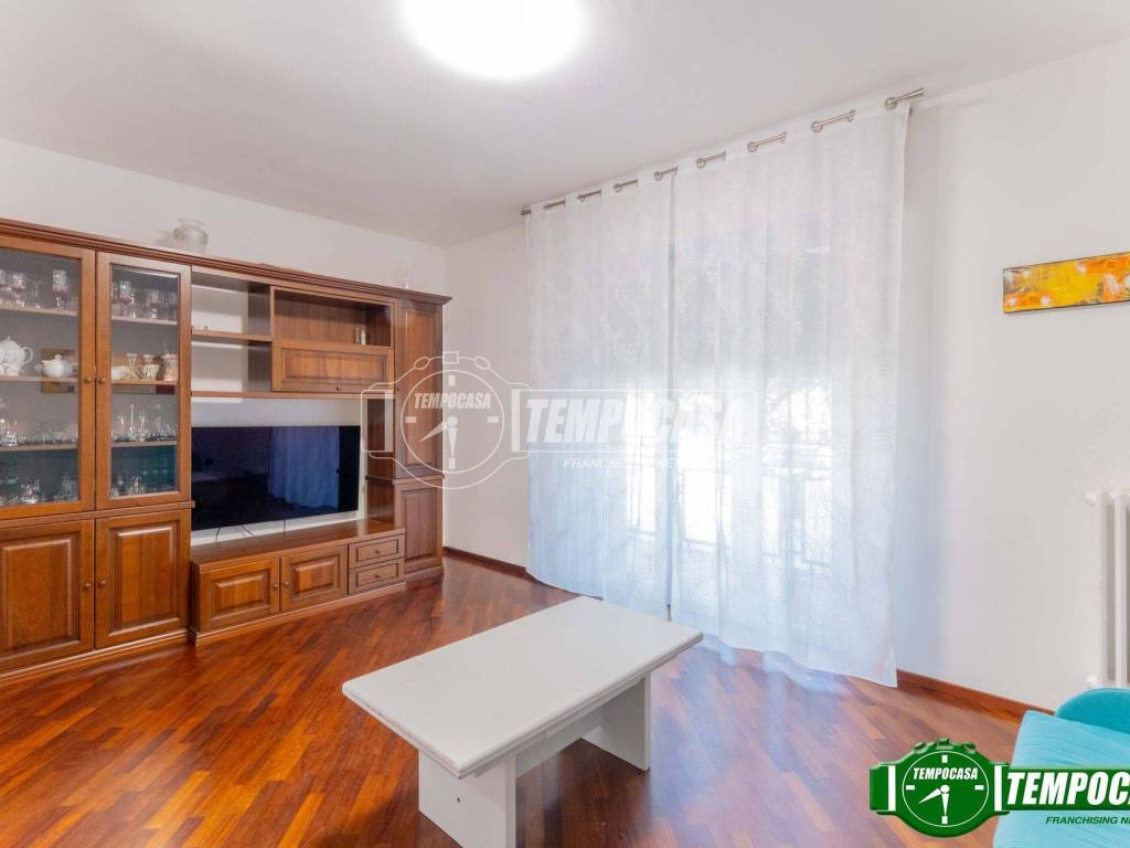 appartamento in vendita a Magenta in zona Ponte Nuovo