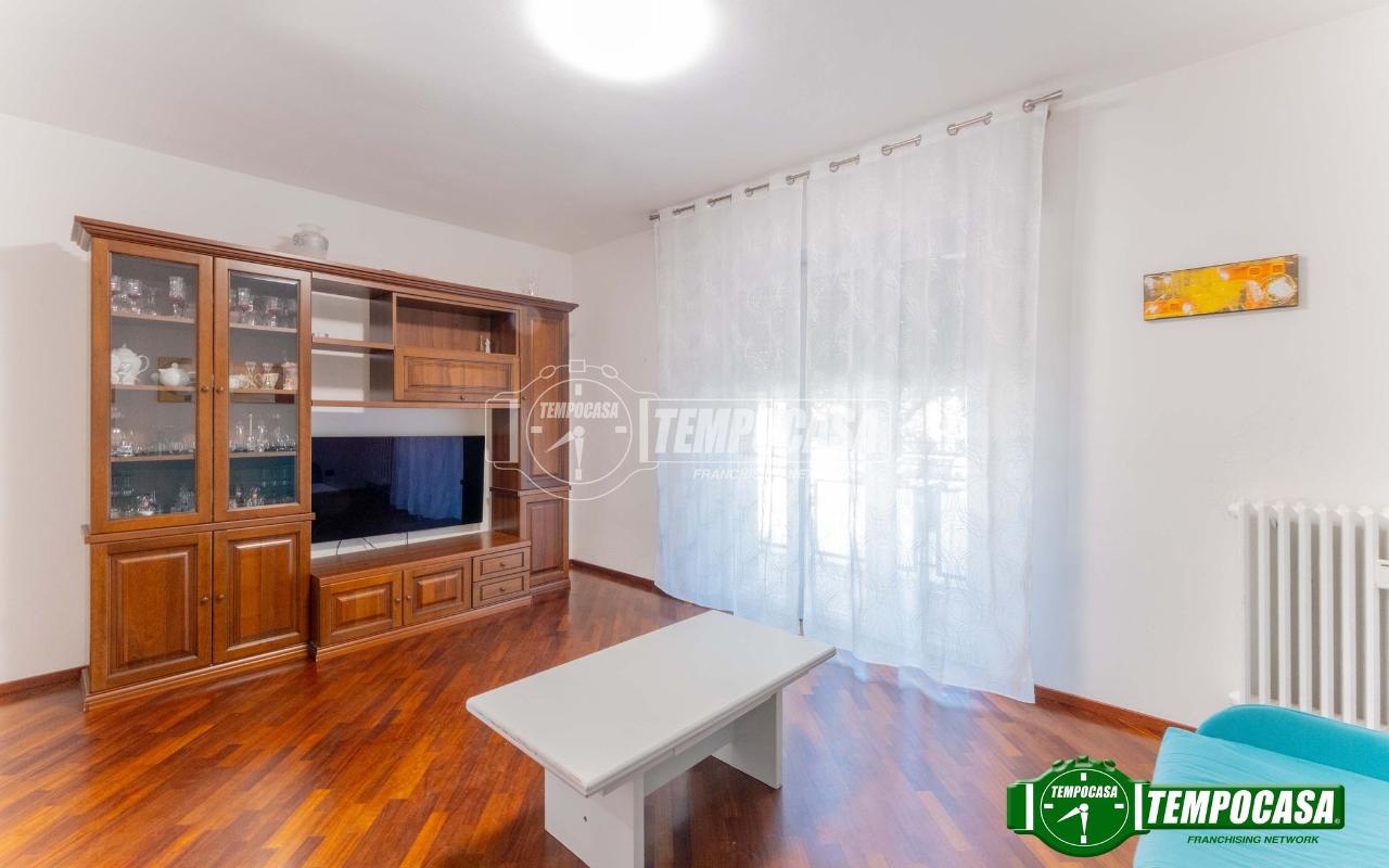 appartamento in vendita a Magenta in zona Ponte Nuovo