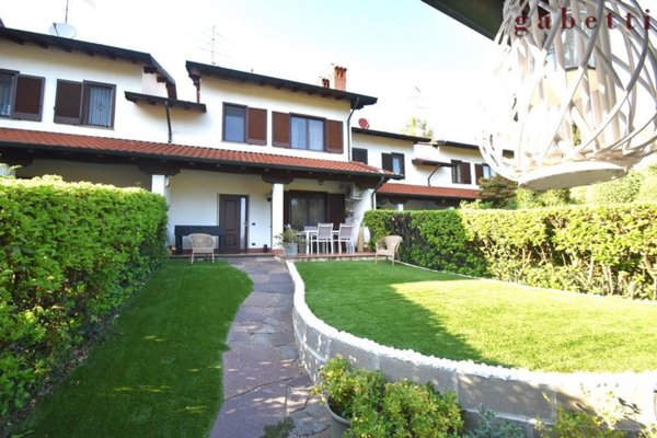 casa indipendente in vendita a Magenta