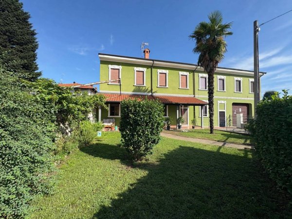 casa indipendente in vendita a Magenta