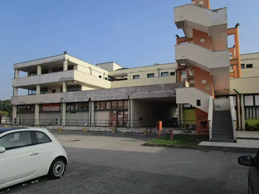 locale di sgombero in vendita a Magenta