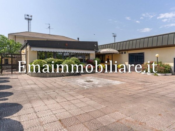 negozio in vendita a Magenta