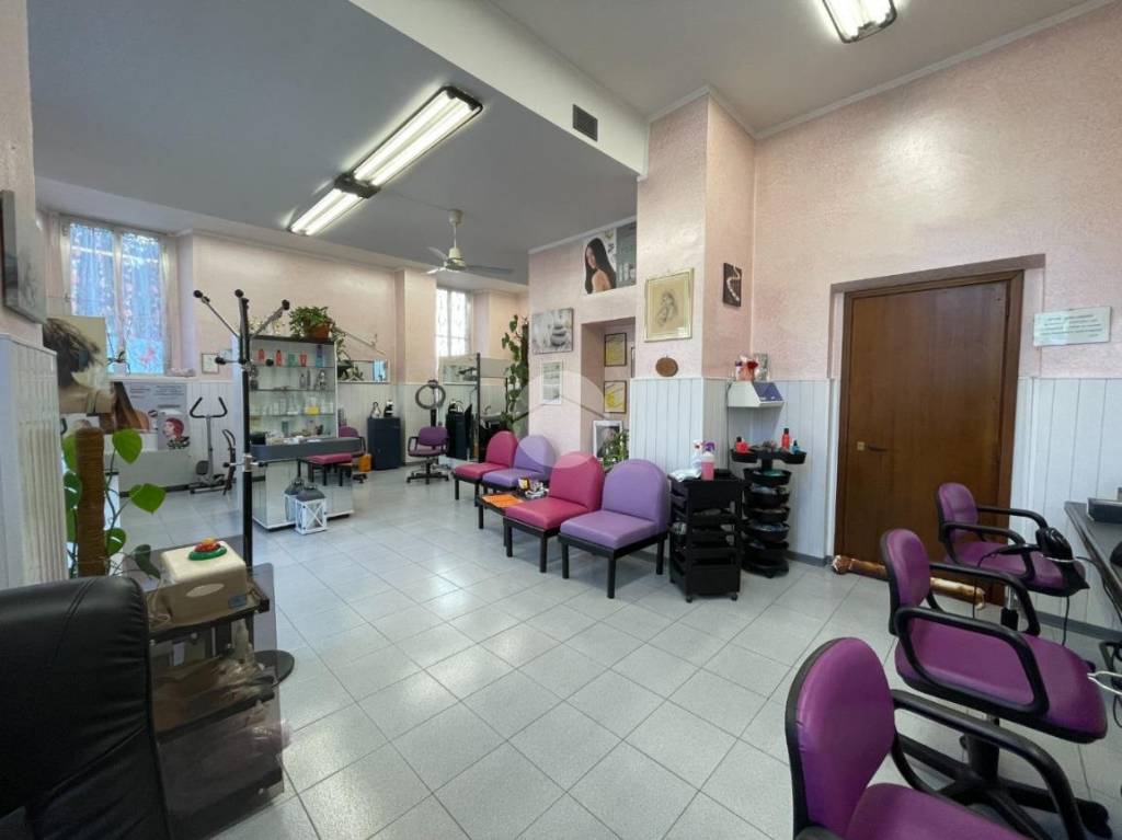 negozio in vendita a Magenta