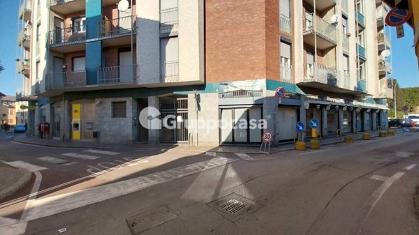 locale commerciale in vendita a Magenta