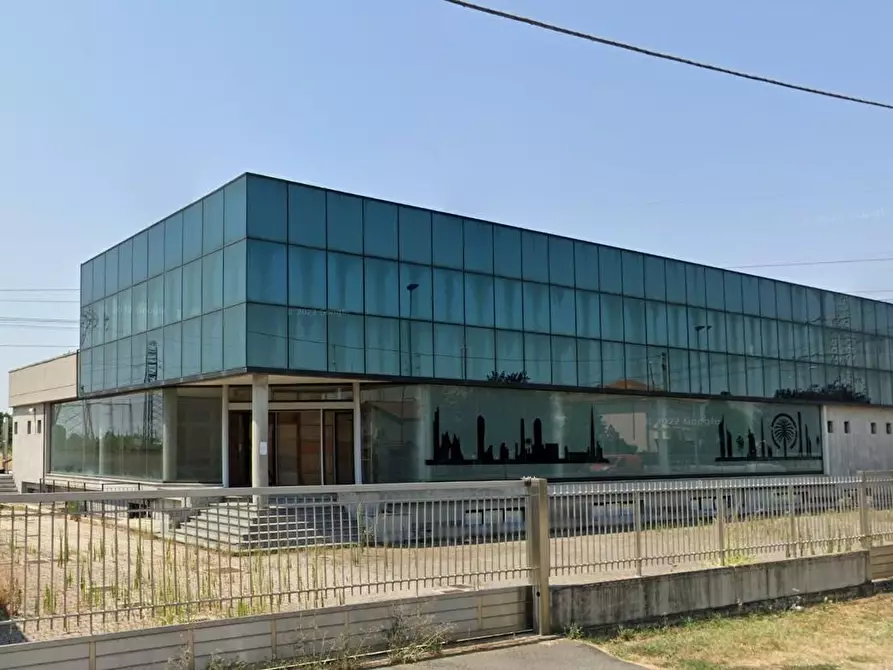locale commerciale in vendita a Magenta
