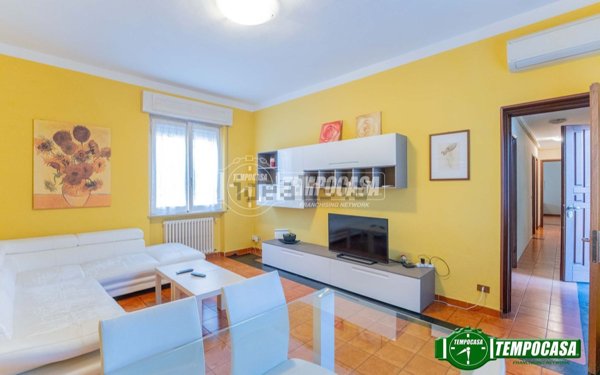 casa indipendente in vendita a Magenta