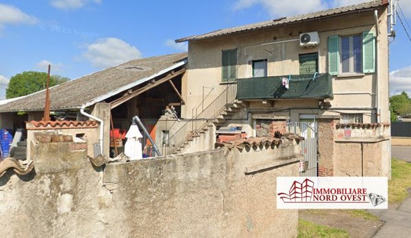 casa indipendente in vendita a Magenta