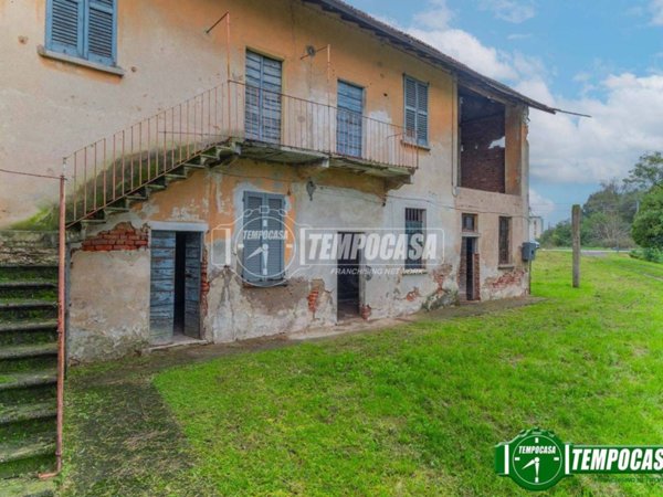 appartamento in vendita a Magenta in zona Ponte Vecchio