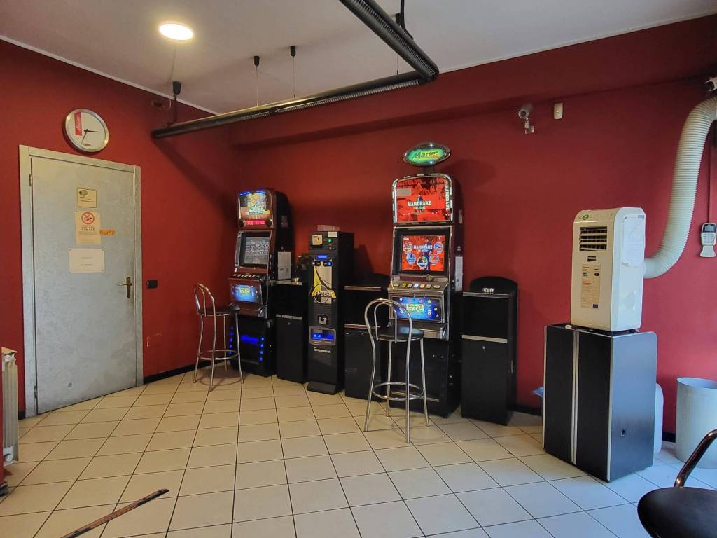 negozio in vendita a Magenta