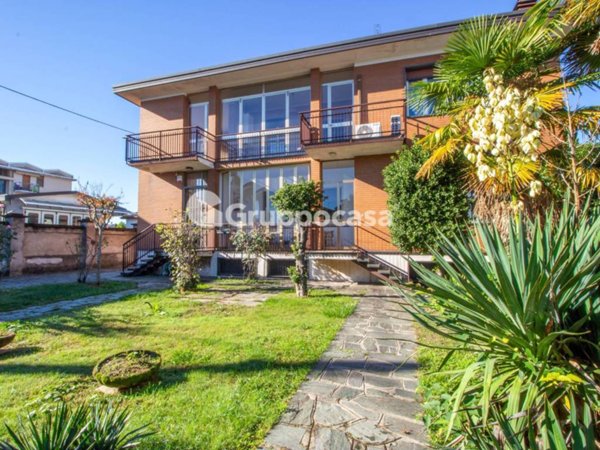 casa indipendente in vendita a Magenta