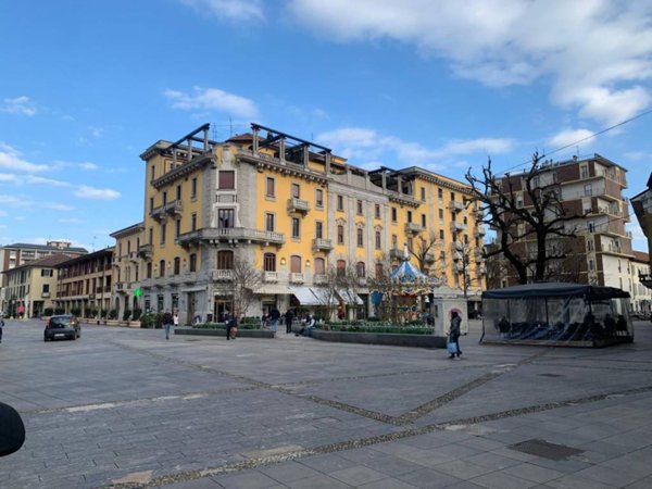 negozio in vendita a Magenta