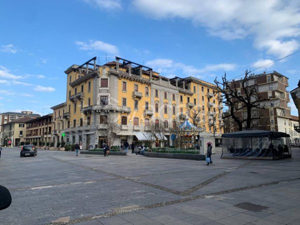 negozio in vendita a Magenta