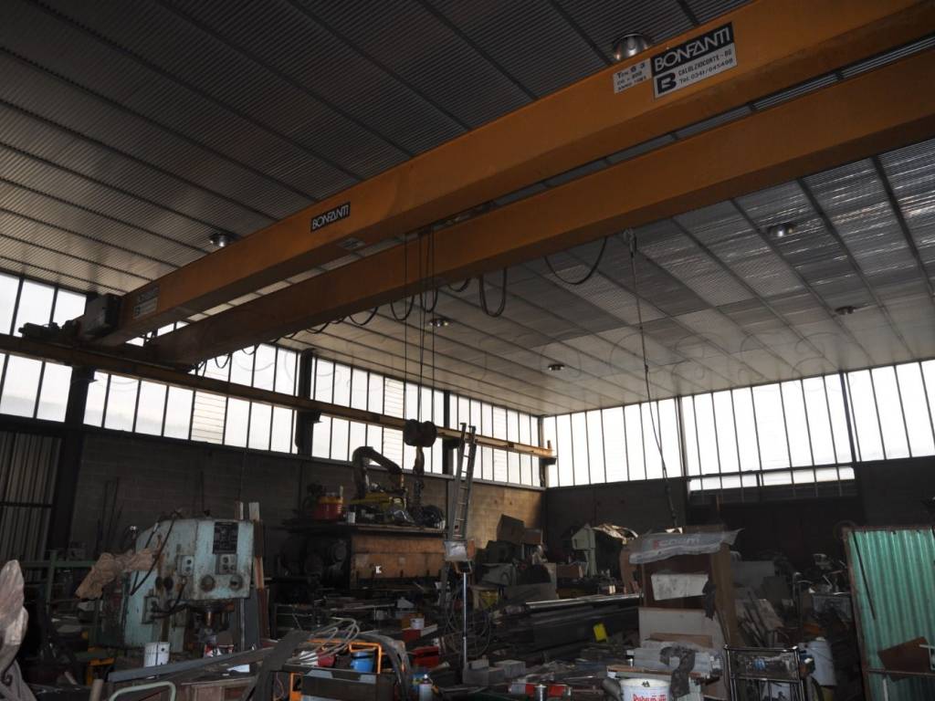 locale commerciale in vendita a Magenta