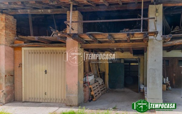 casale in vendita a Magenta