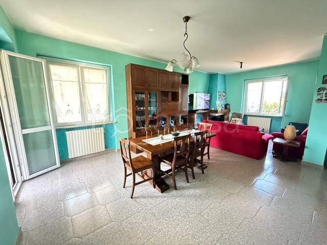 casa indipendente in vendita a Magenta in zona Ponte Vecchio