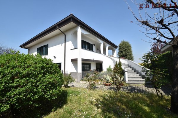 casa indipendente in vendita a Magenta