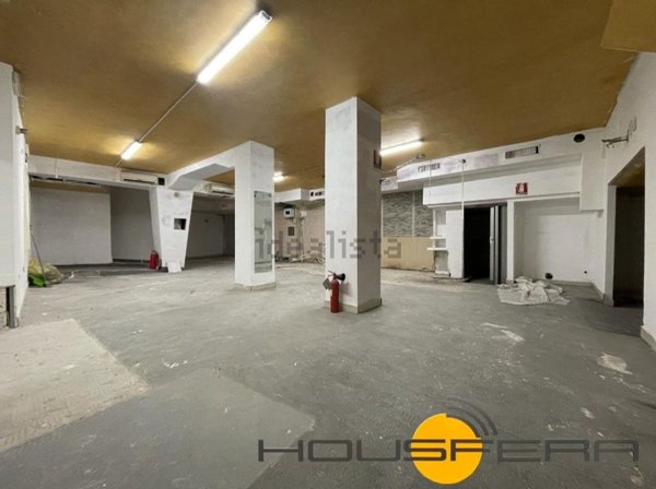 locale di sgombero in vendita a Magenta