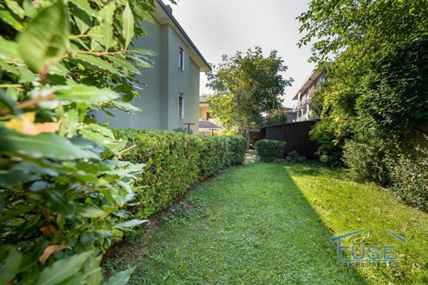 casa indipendente in vendita a Magenta